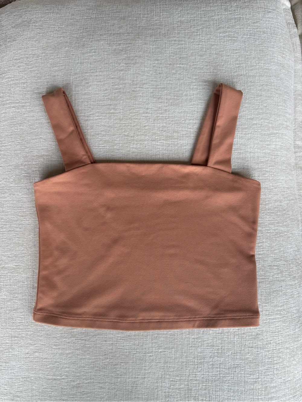 ABERCROMBIE X DEDE X EMILY - double layered seamless cropped tank top